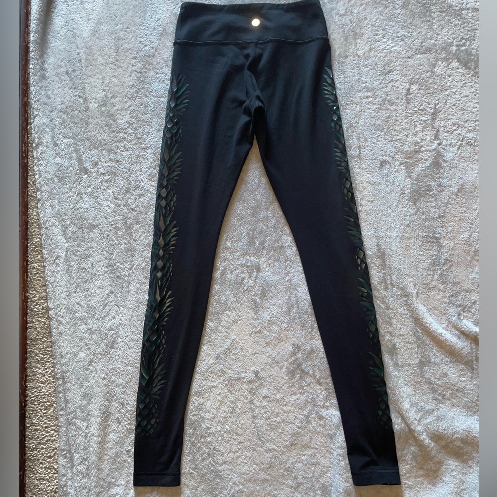 Lululemon Full Length Black Pineapple Side Print Leggings Women’s Size 4